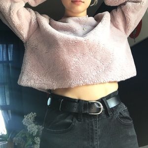 Fluffy cropped sweatshirt